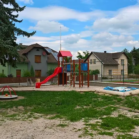 查鲁帕普德德拉斯凯米斯夫特尼凯美酒店 * Mnichovo Hradiště